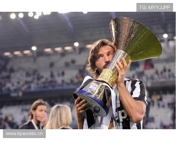 罗德里 vs 世界第一后腰标准:他如何体现顶级组织与防守全能性 罗德里 vs 世界第一后腰标准:他如何体现顶级组织与防守全能性