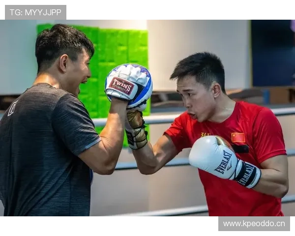 徐灿训练完直接去夜市啃烤串，这反差谁懂