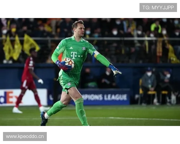 诺伊尔：从德甲新星到拜仁门神的生涯跃迁解析