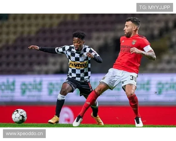 罗杰斯控球与高位逼抢战术如何持续提升球队竞争力