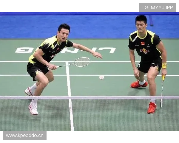 傅海峰退役后住广州豪宅，每天五点起床陪儿子训练，老婆说他比当运动员时还自律