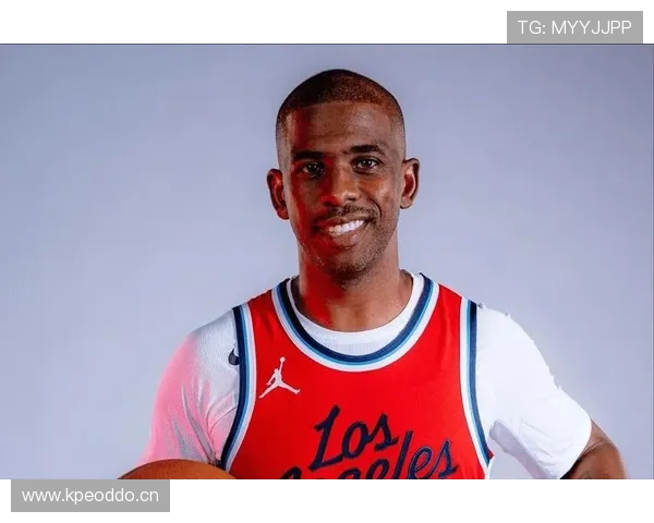 克里斯·保罗挡拆组织拉开空间，比上季助攻更高效