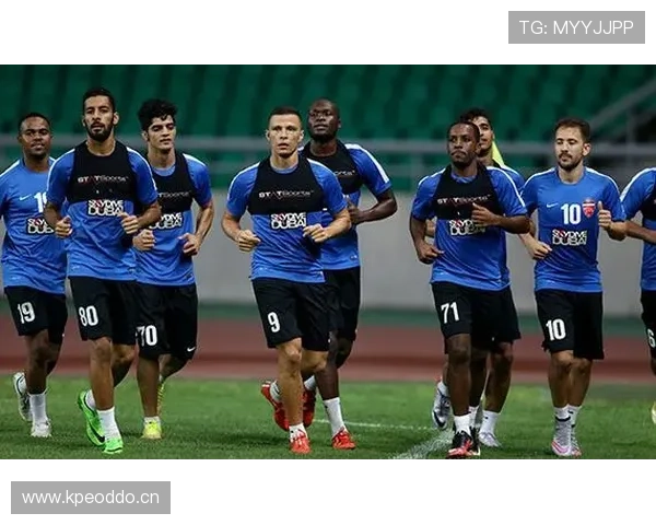 阿赫利俱乐部重建进程逐步推进，球队发展前景与赛季走势有待观察